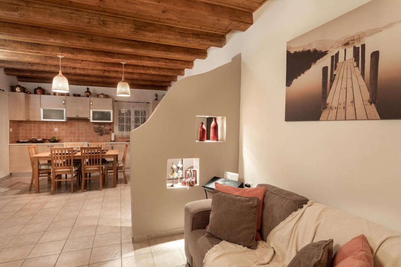 Halikounas Fridas Place מראה חיצוני תמונה
