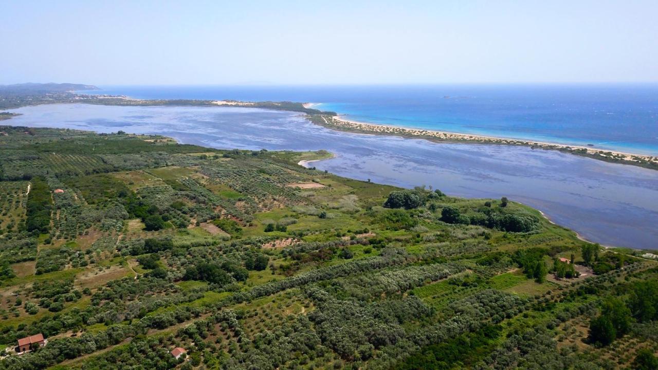Halikounas Fridas Place מראה חיצוני תמונה